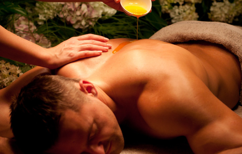 Общий массаж (со стороны спины) 